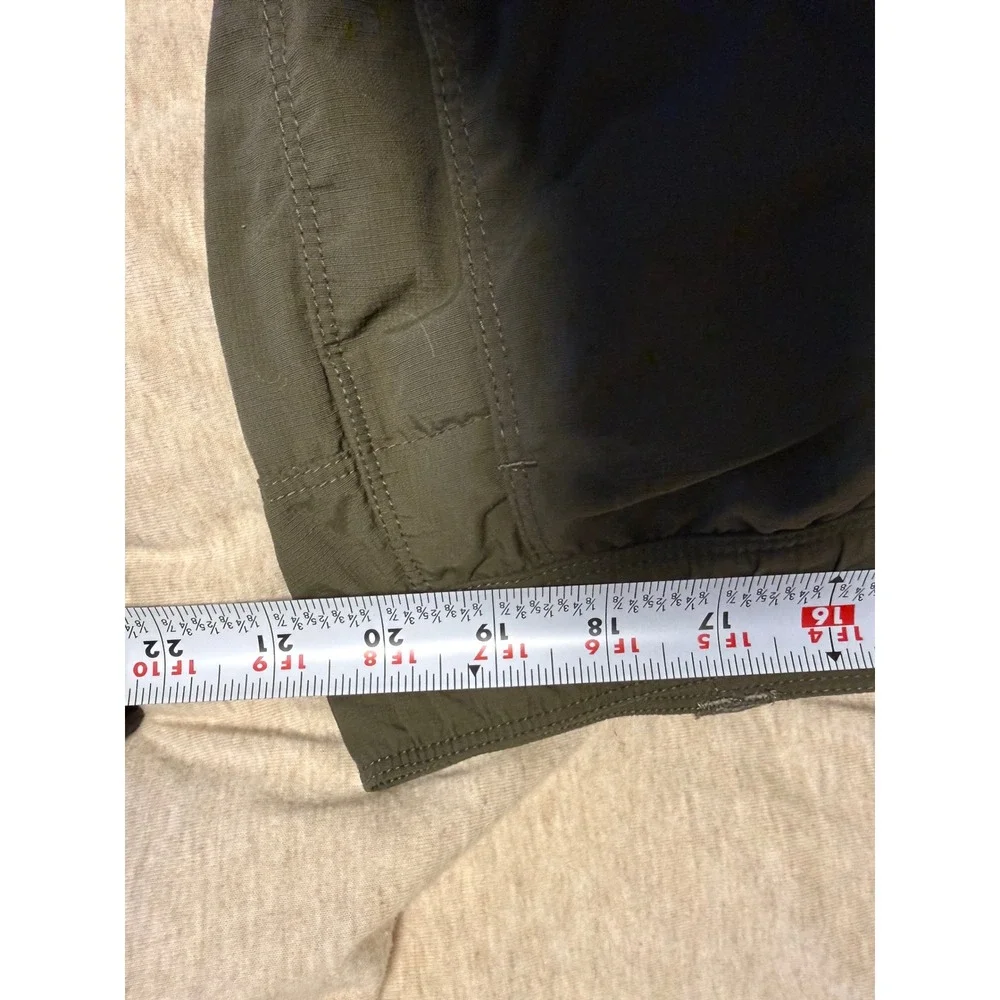 The North Face Mens Olive Green Nylon Cargo Hiking Shorts XL